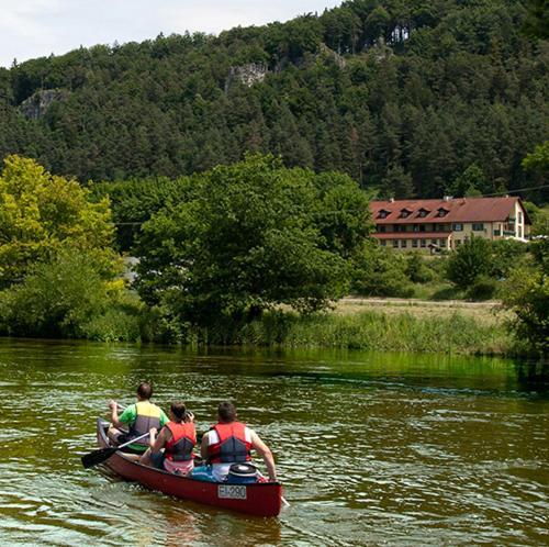 Landhotel Zum Raben Kipfenberg Exteriör bild